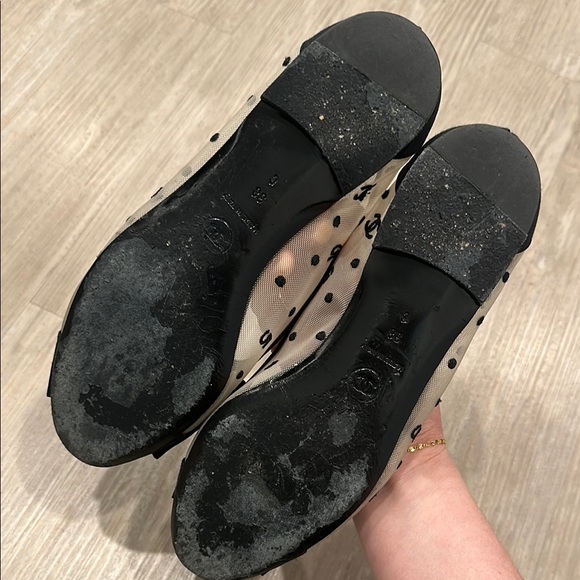 Chanel Black Polka Dot Bow Flats - Picture 4 of 4